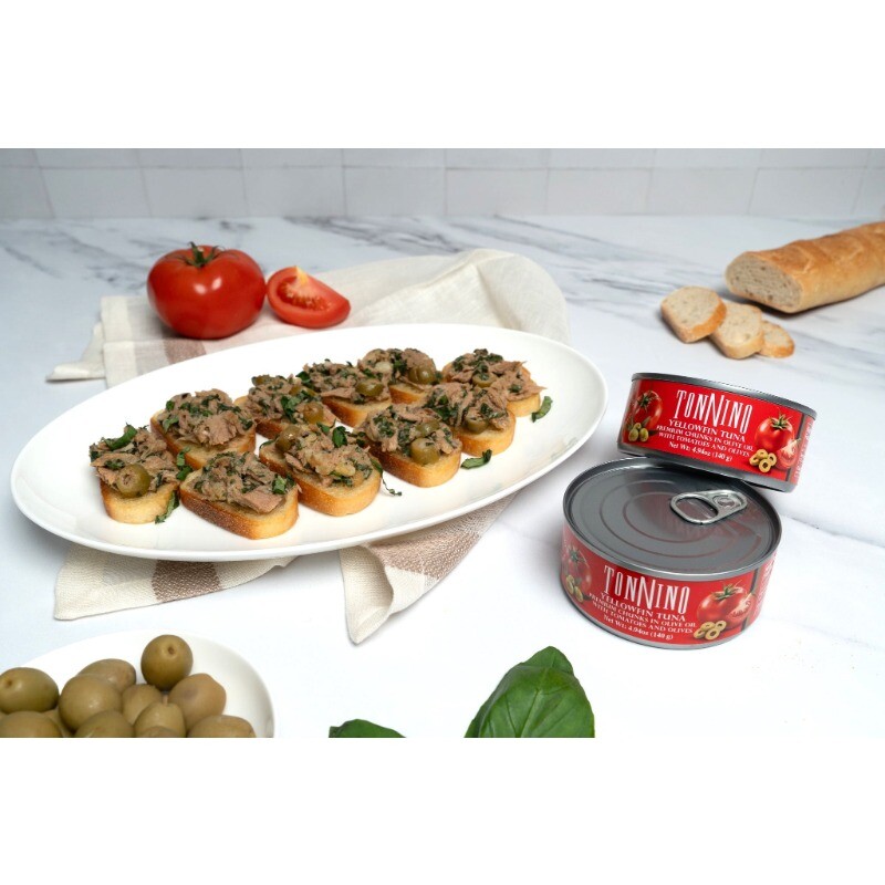 (4 pack) Yellowfin Tuna chunks with tomatoe and olives, 4.94 oz, Wild Caught
