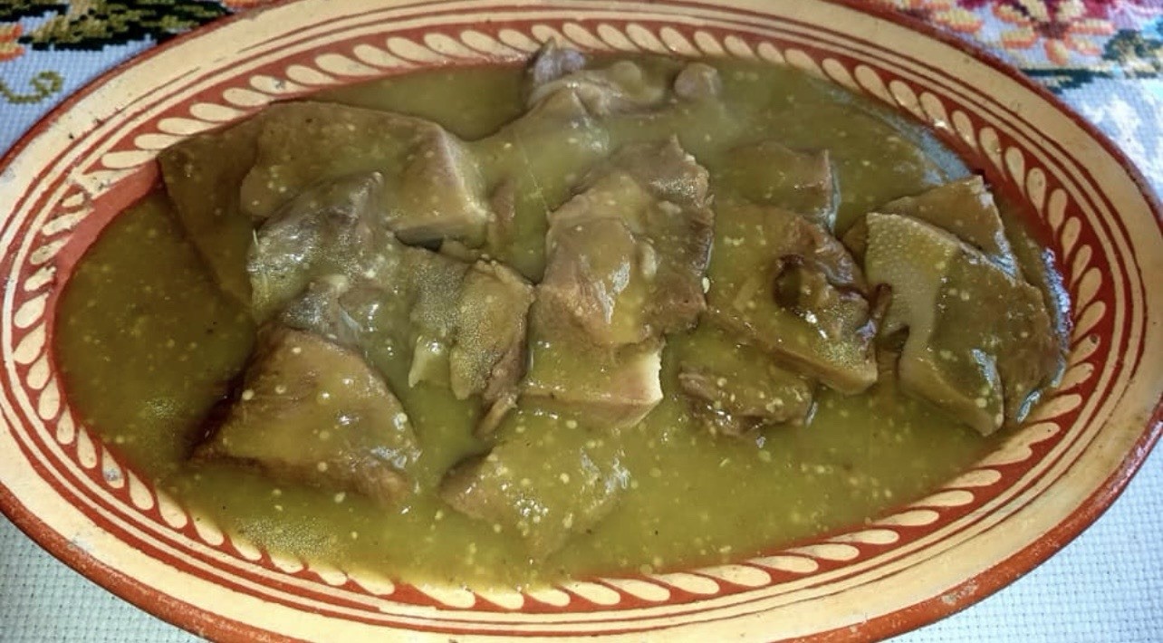 LENGUA DE RES 🇲🇽 EN SALSA VERDE 250g – Beef Tongue in Sauce (1/2 lb)