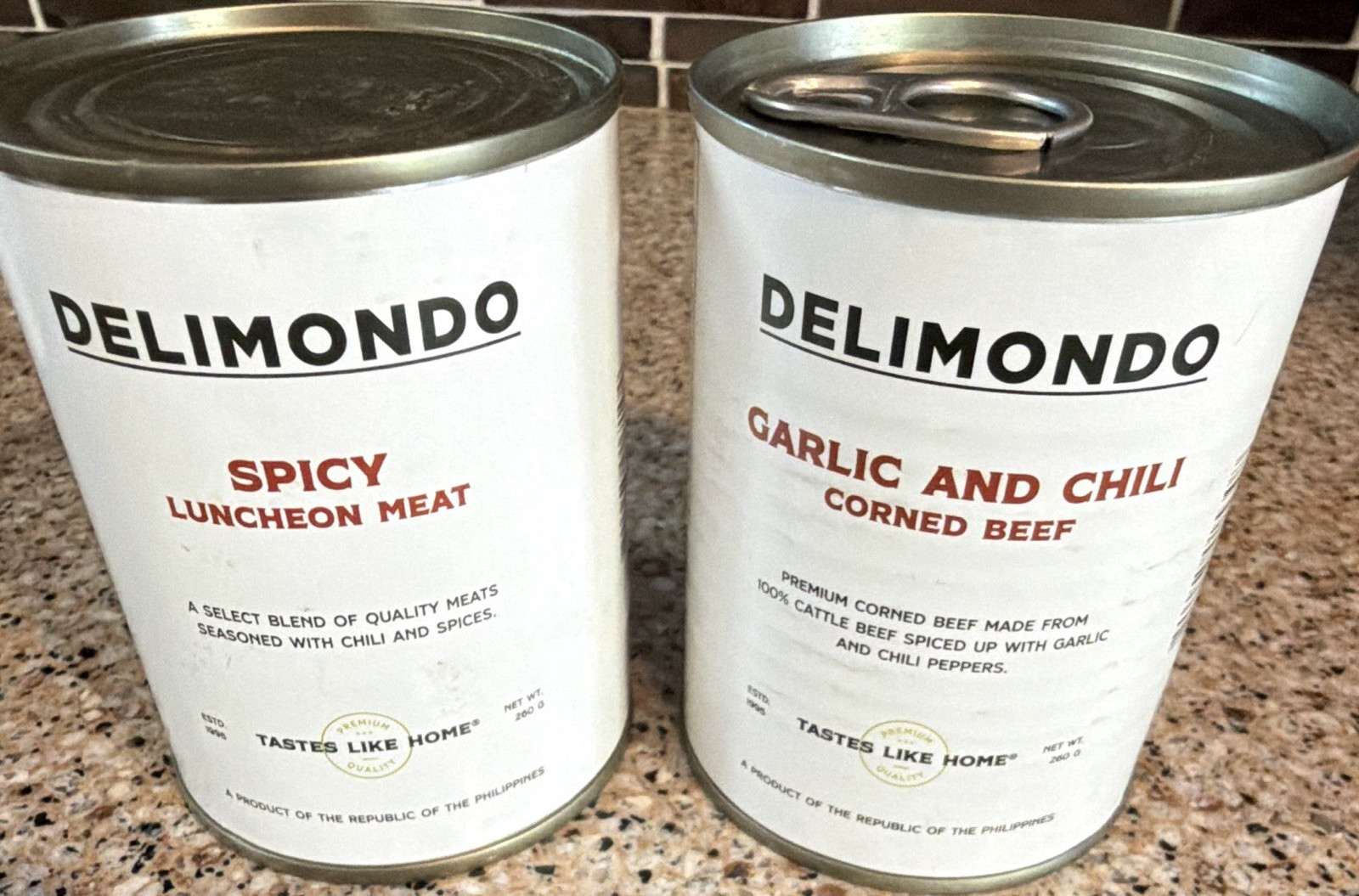 Delimondo Spicy Luncheon Meat & Garlic Chili Corned Beef, 260g Filipino